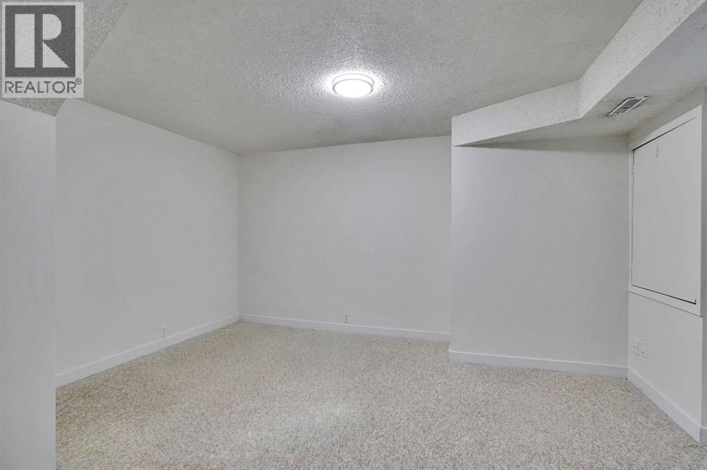 112 Martinglen Close NE — photo 27
