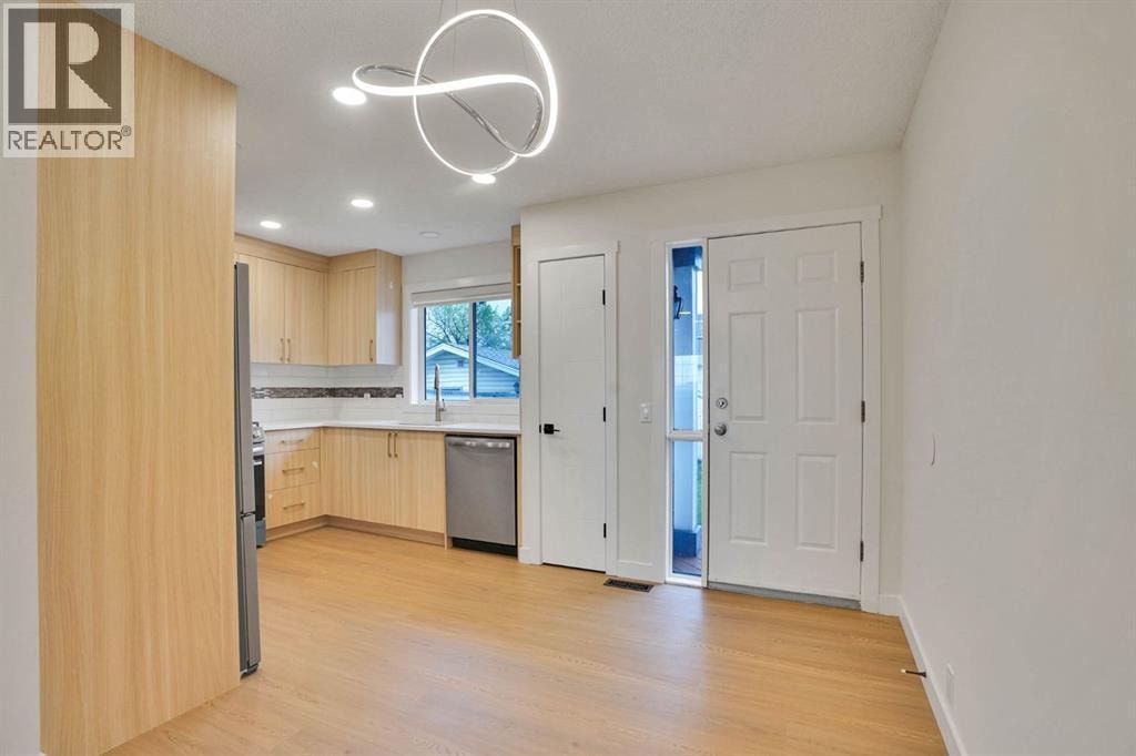 112 Martinglen Close NE — photo 8