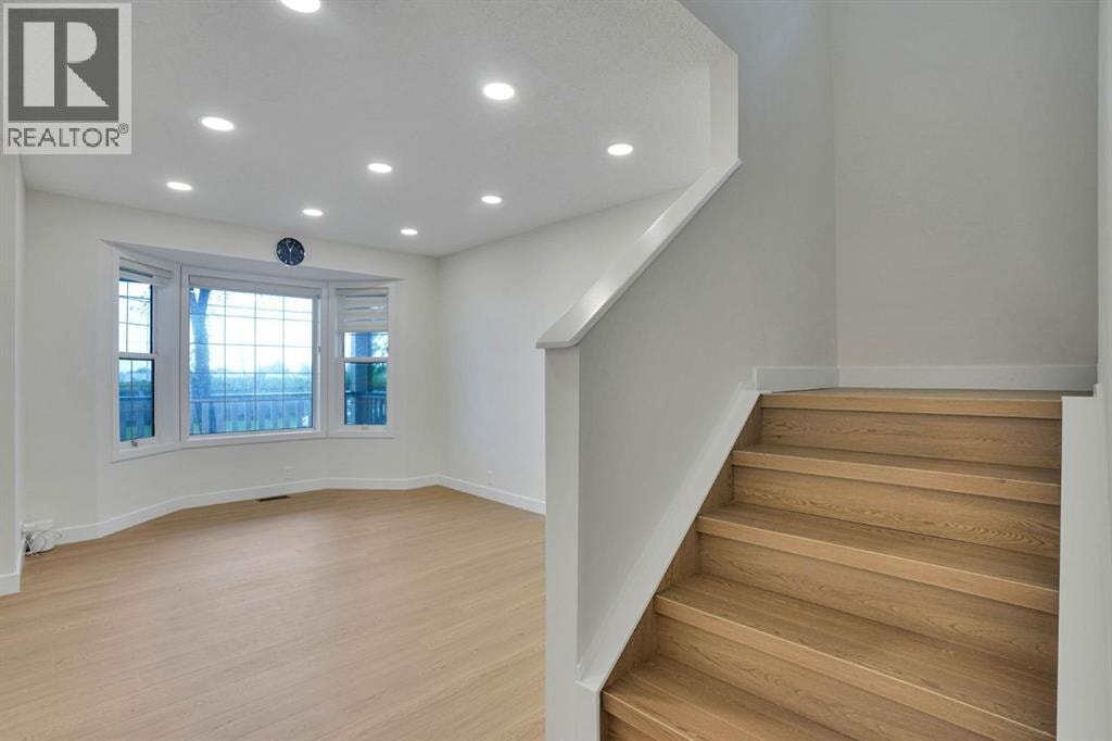 112 Martinglen Close NE — photo 13