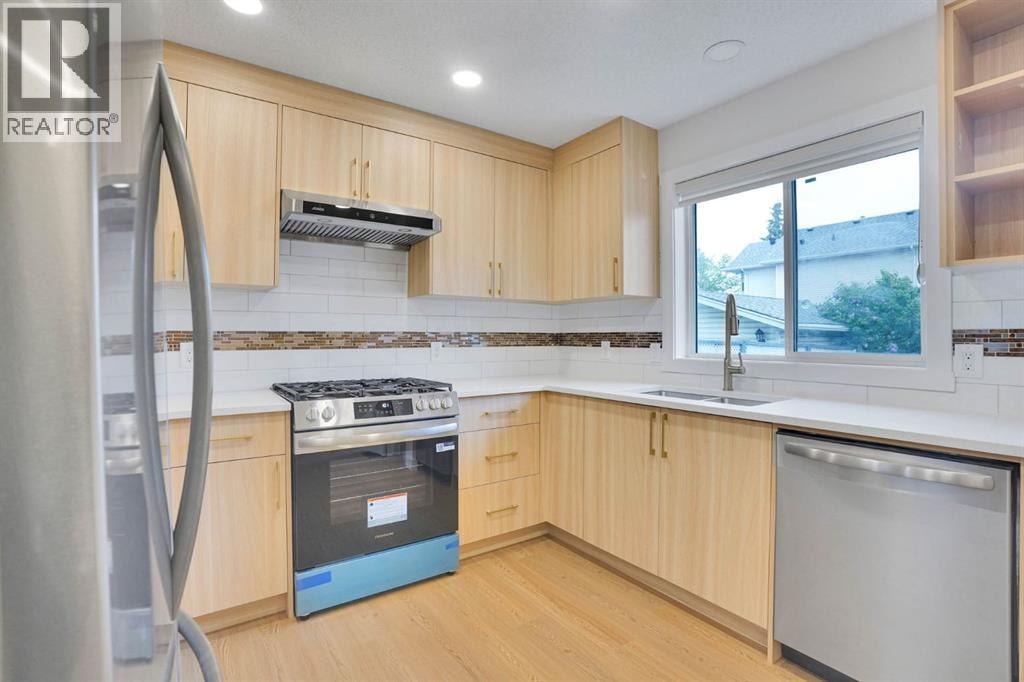 112 Martinglen Close NE — photo 10