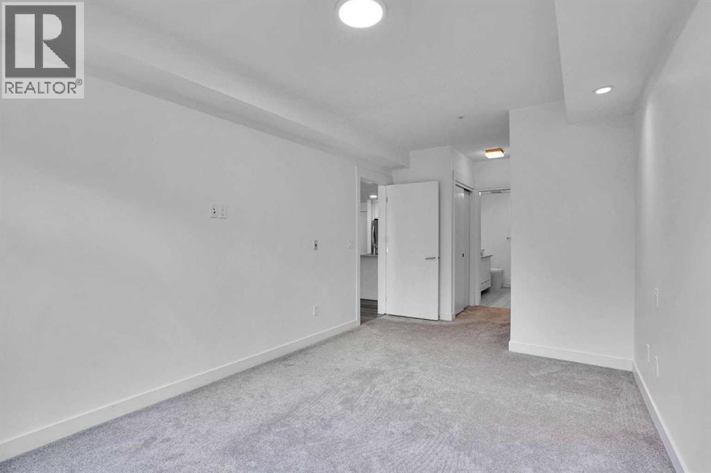 214, 15 Aspenmont Heights SW — photo 20