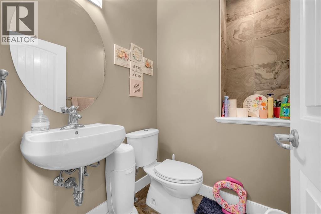 1182 Kingston Crescent SE — photo 19