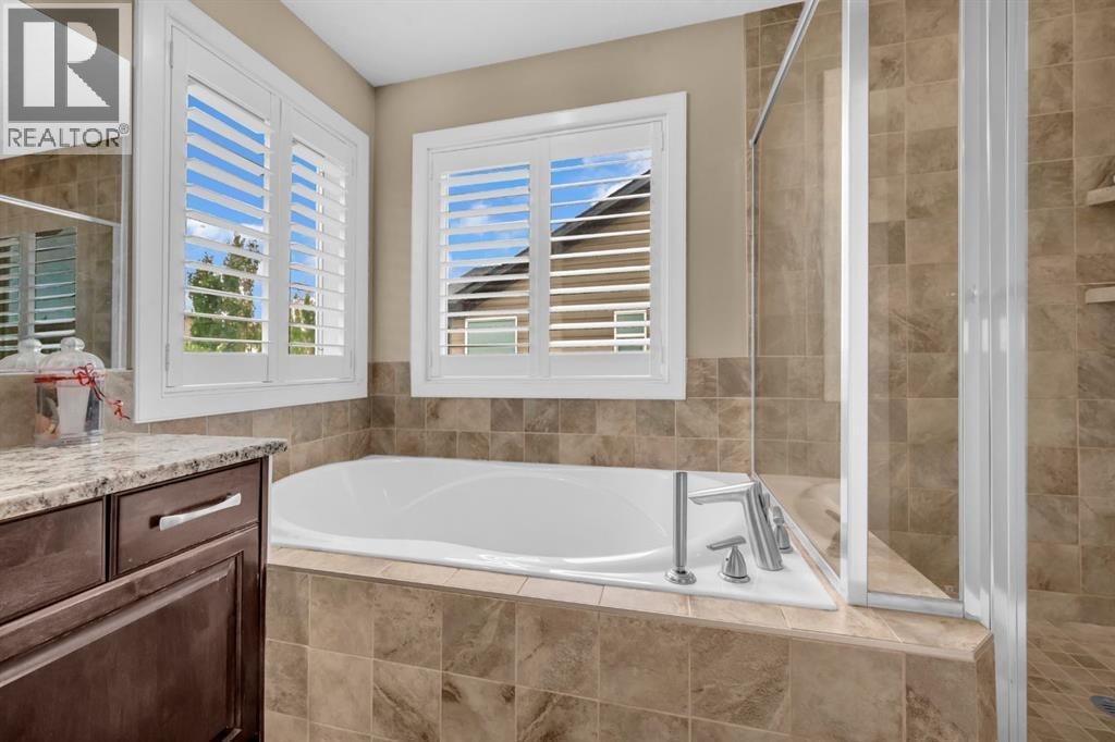 1182 Kingston Crescent SE — photo 33