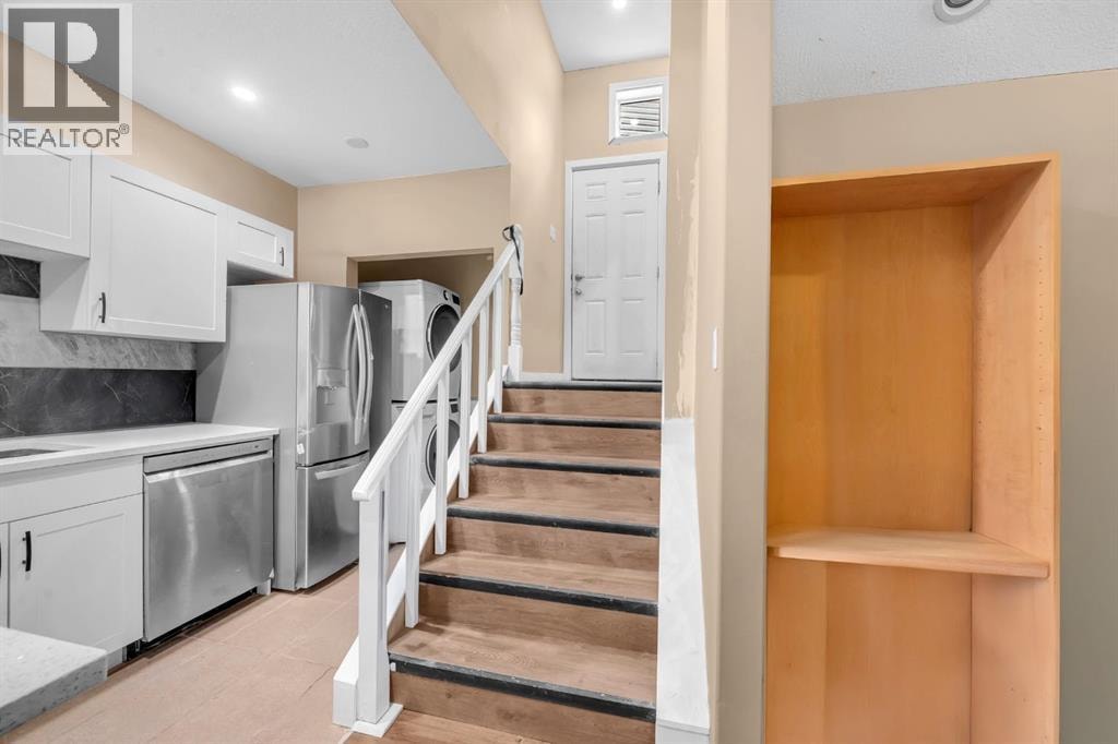 1182 Kingston Crescent SE — photo 35