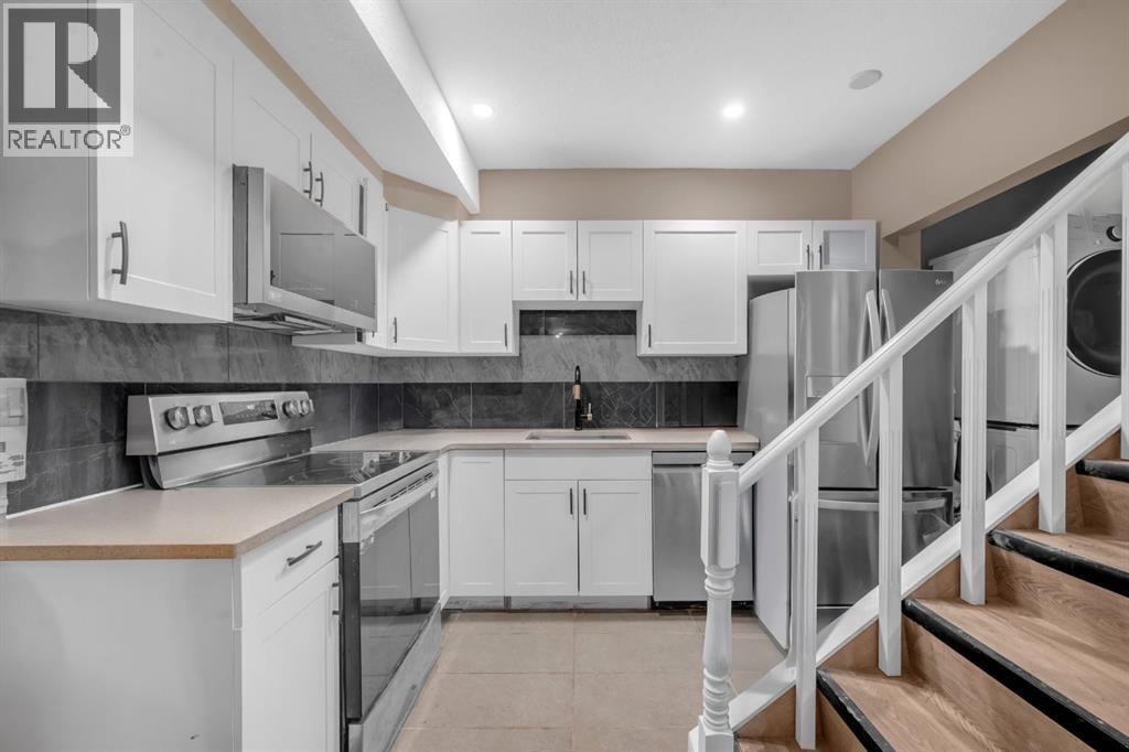 1182 Kingston Crescent SE — photo 36