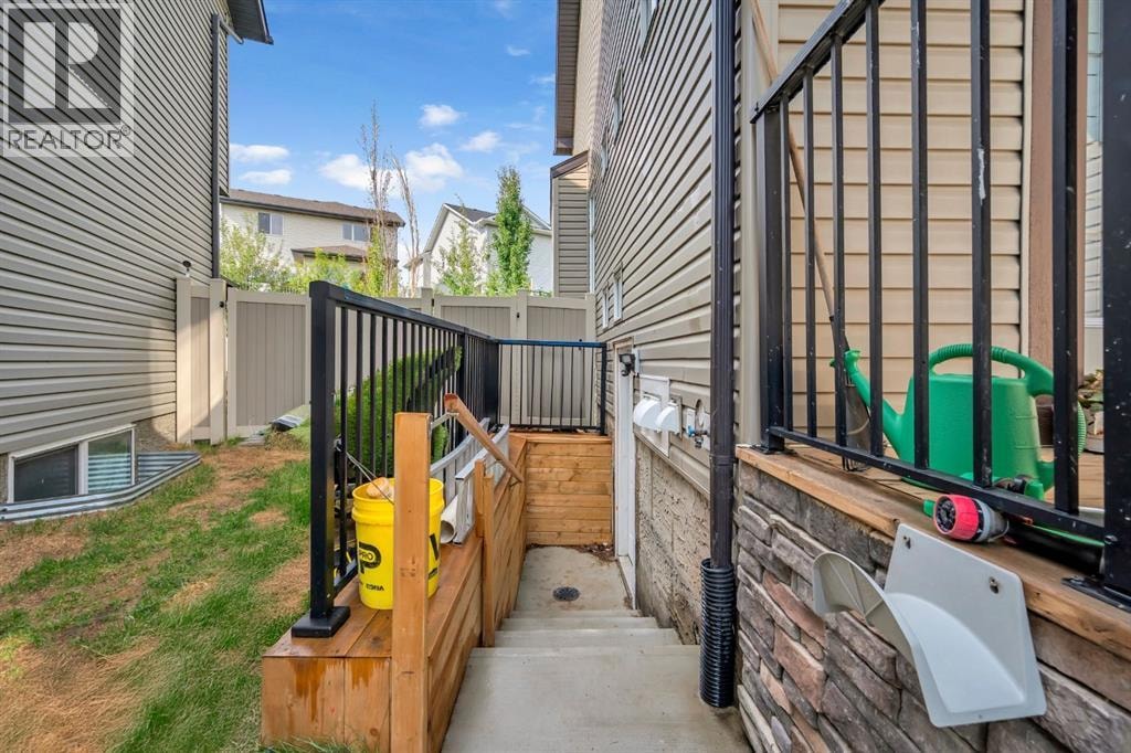 1182 Kingston Crescent SE — photo 47