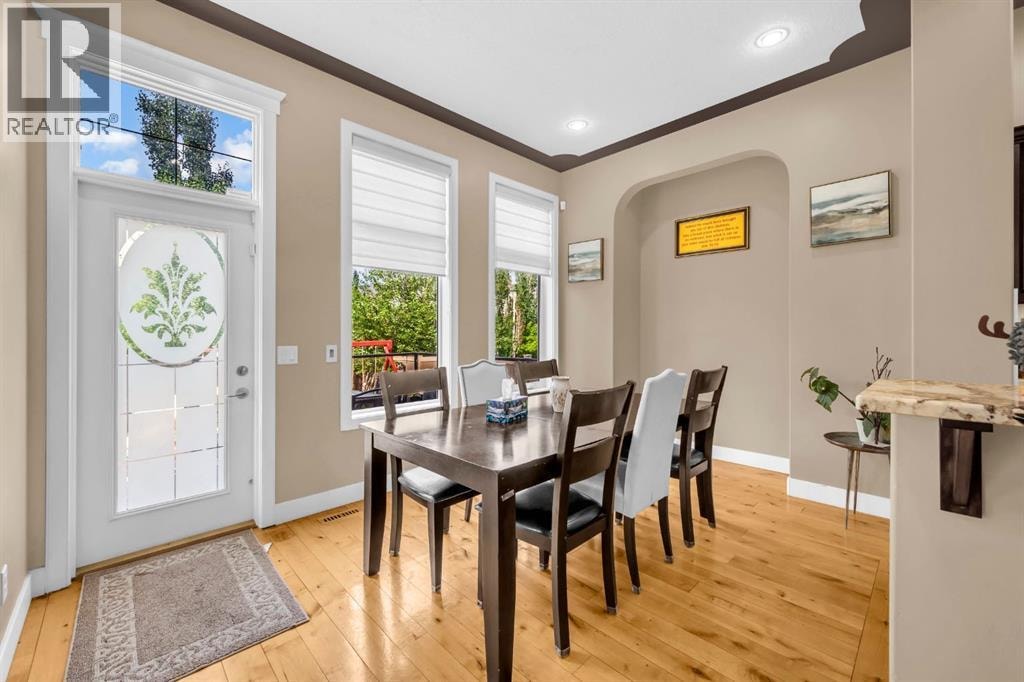1182 Kingston Crescent SE — photo 17