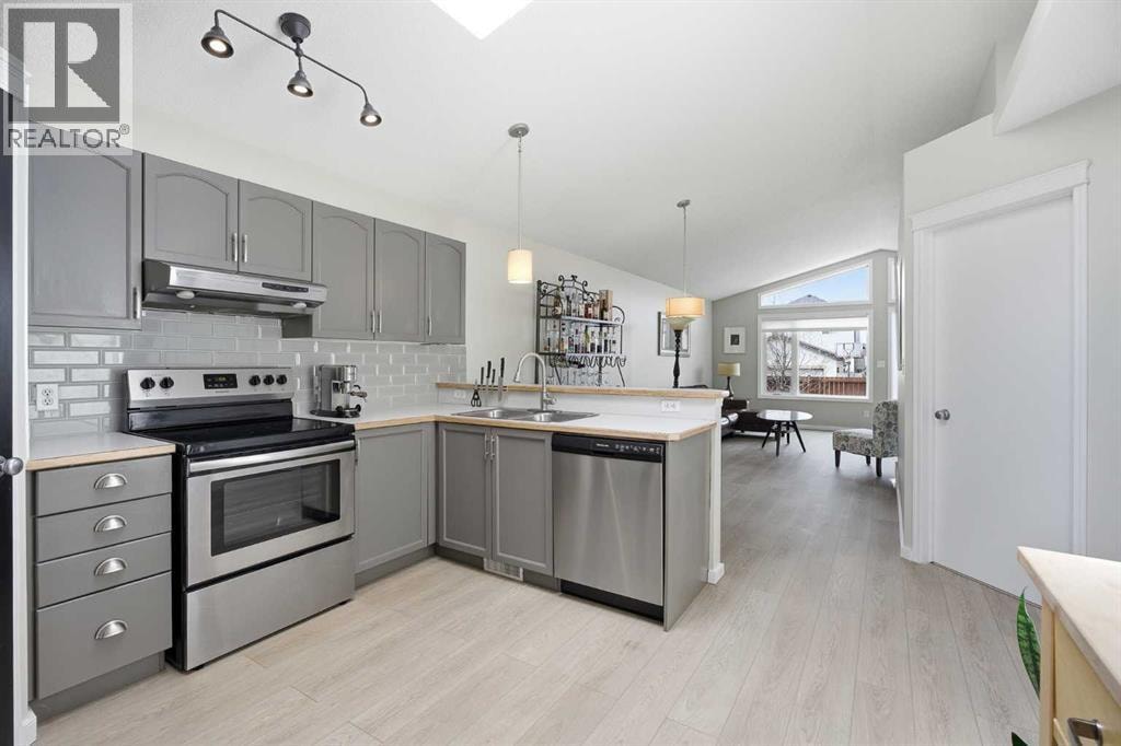 89 Prestwick Way SE — photo 6