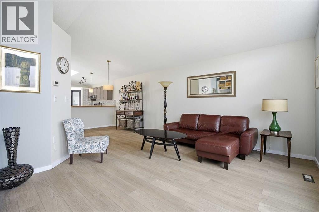 89 Prestwick Way SE — photo 13