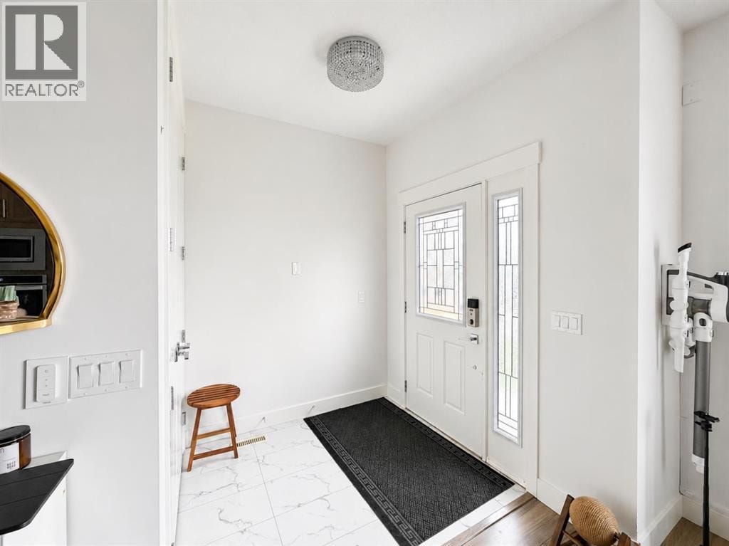 4347 72 Street NW — photo 2