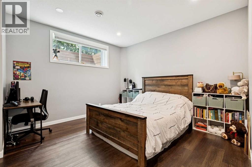 710 69 Avenue SW — photo 39