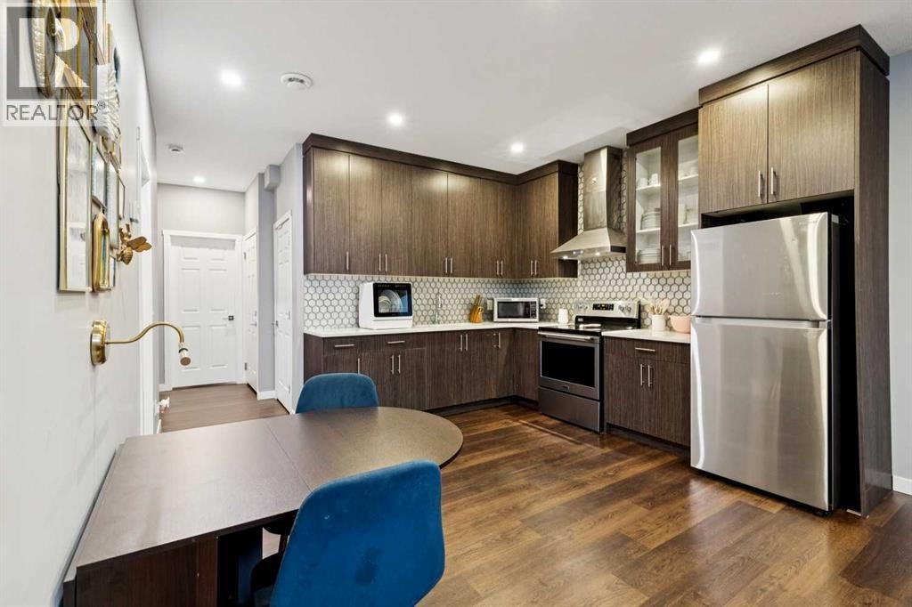 710 69 Avenue SW — photo 37