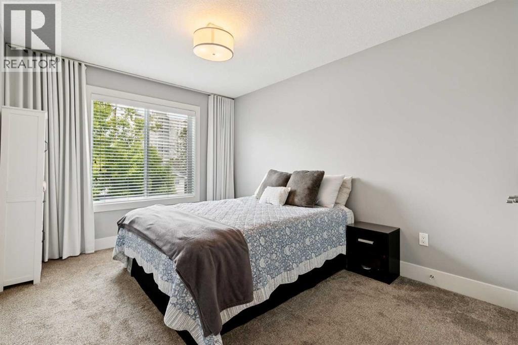 710 69 Avenue SW — photo 28