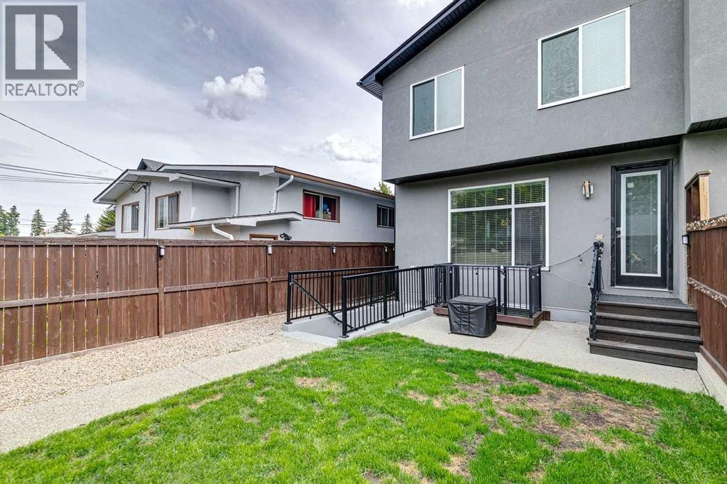 710 69 Avenue SW — photo 31