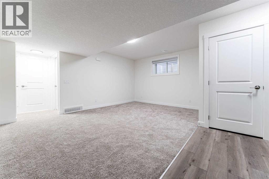 3222 CHINOOK WINDS Drive SW — photo 26