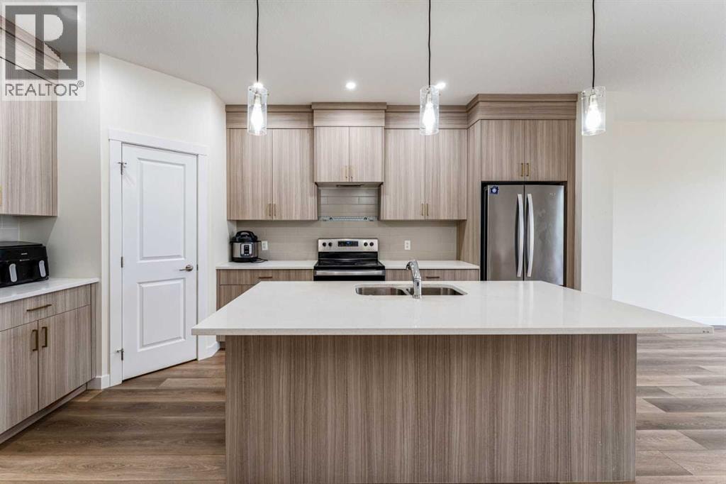 3222 CHINOOK WINDS Drive SW — photo 4