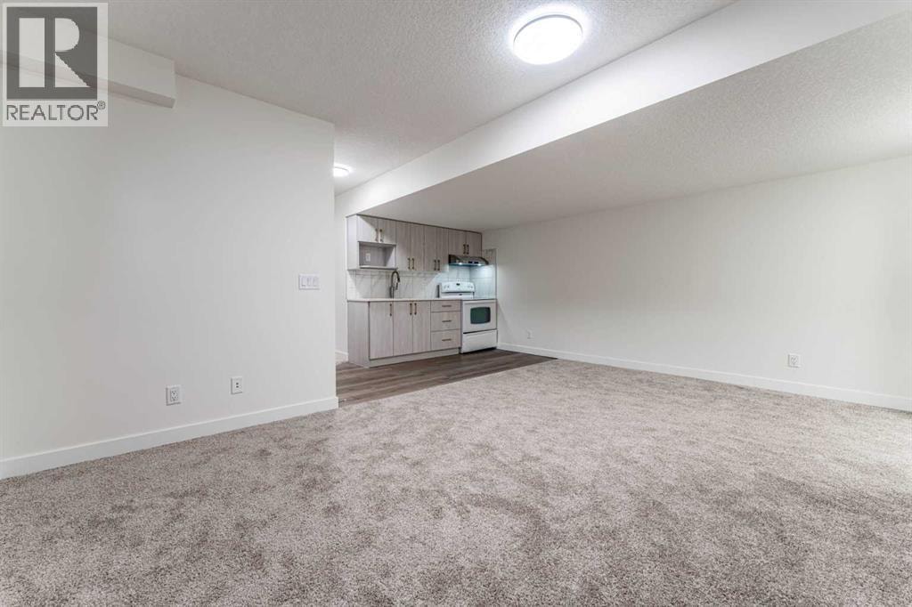 3222 CHINOOK WINDS Drive SW — photo 27