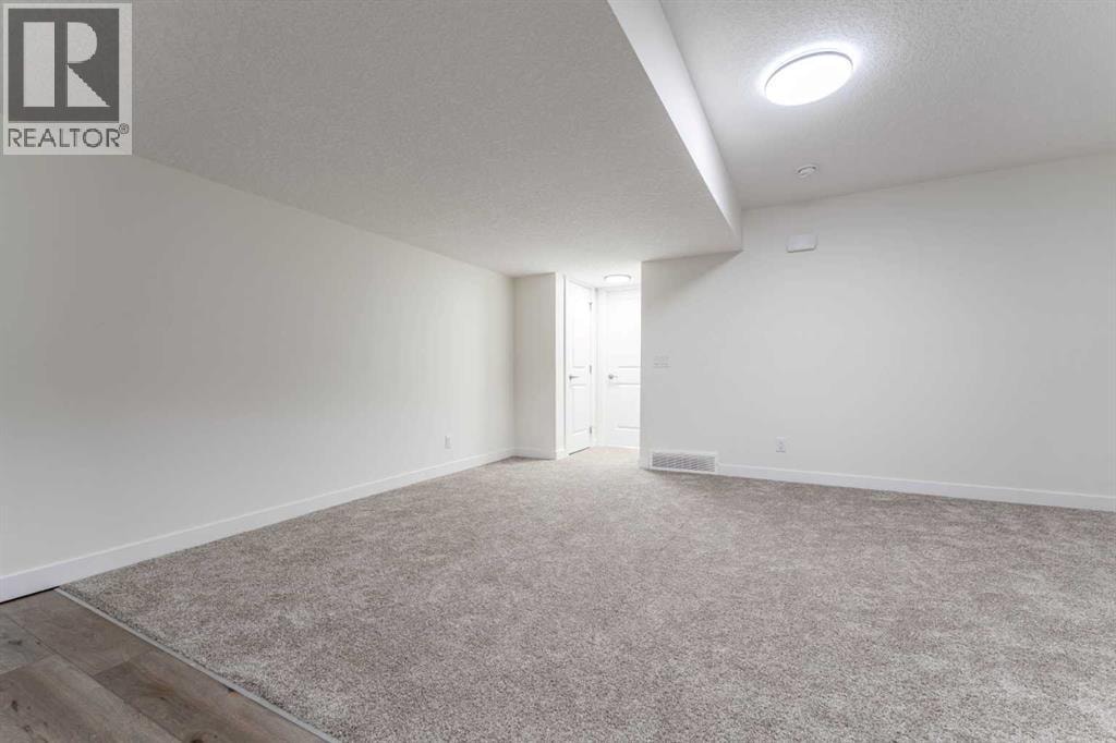 3222 CHINOOK WINDS Drive SW — photo 25