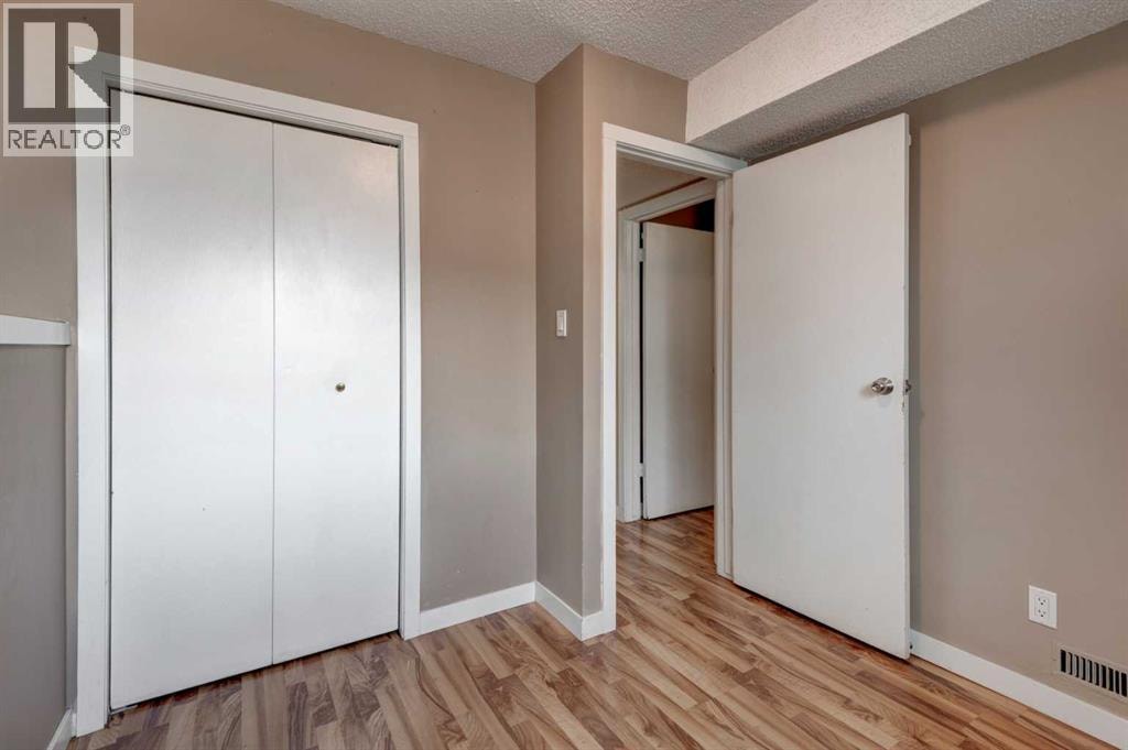 11452 8 Street SW — photo 21