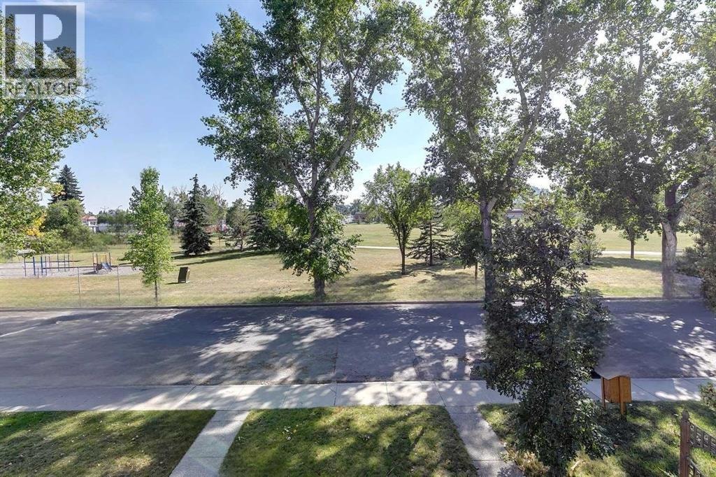 446 18 Avenue NE — photo 20