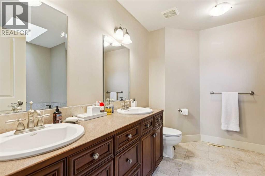 446 18 Avenue NE — photo 23