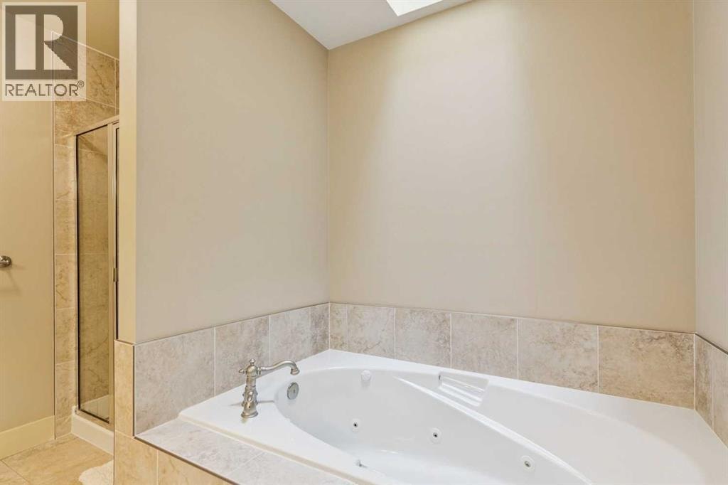446 18 Avenue NE — photo 24