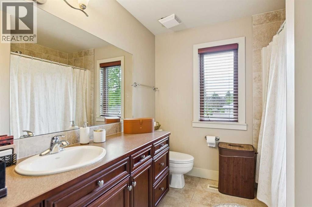 446 18 Avenue NE — photo 27