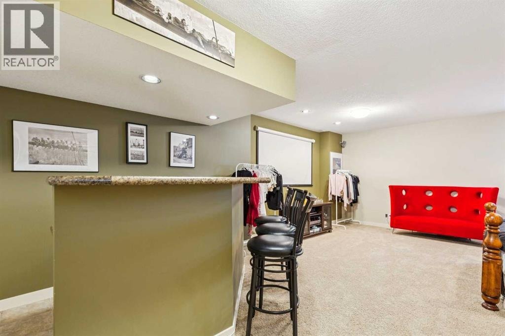 446 18 Avenue NE — photo 36