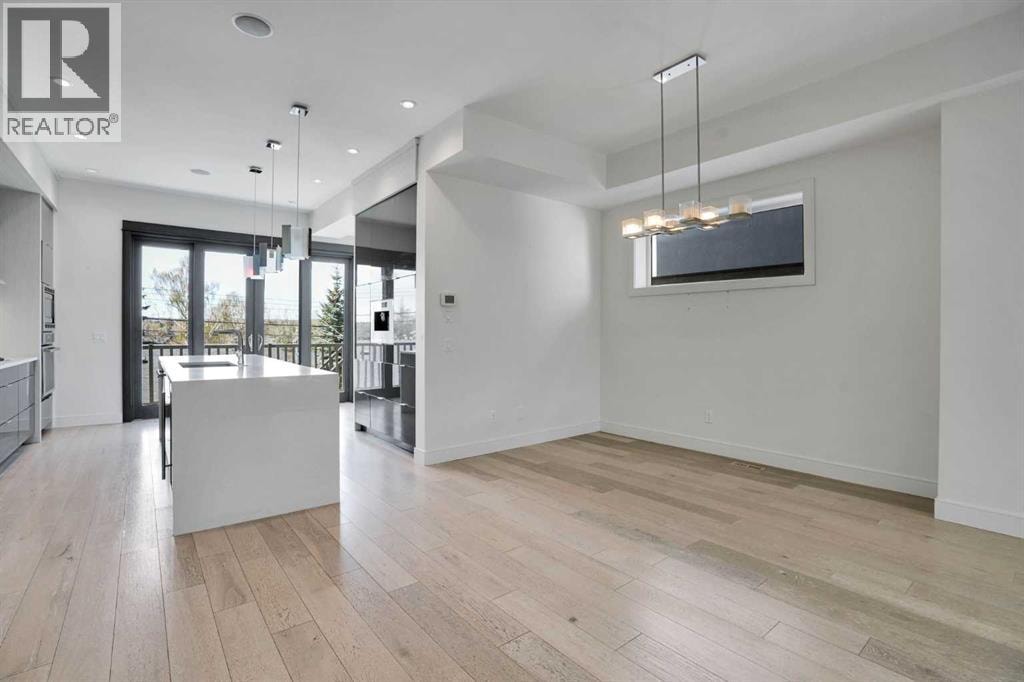2505 21 Street SW — photo 9