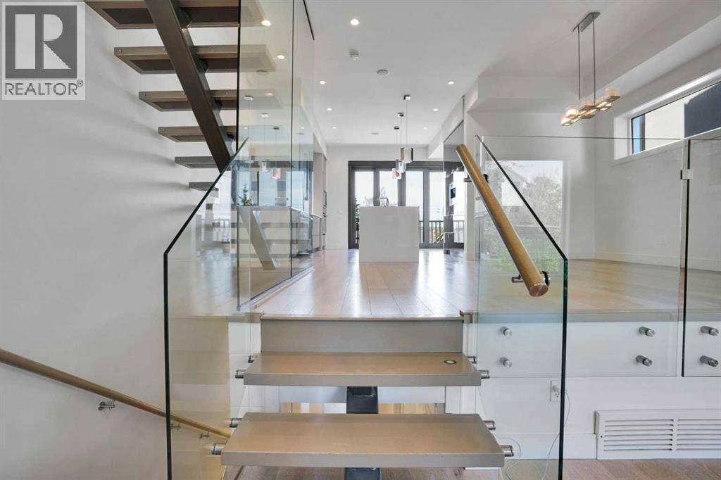 2505 21 Street SW — photo 7