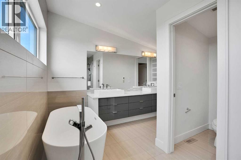 2505 21 Street SW — photo 26