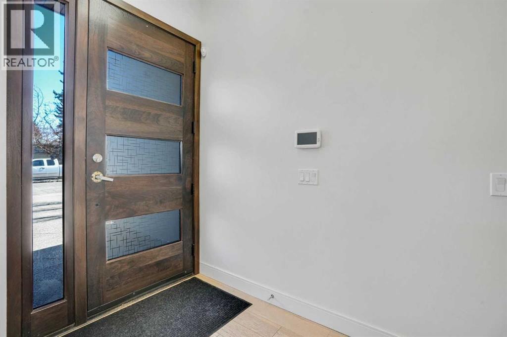 2505 21 Street SW — photo 4