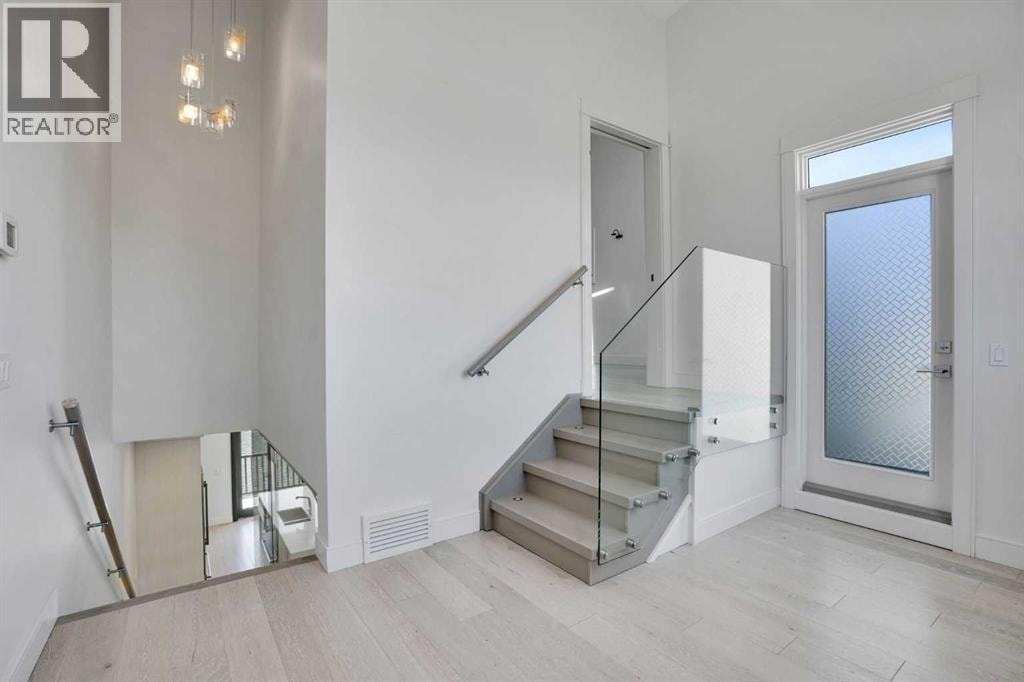 2505 21 Street SW — photo 20