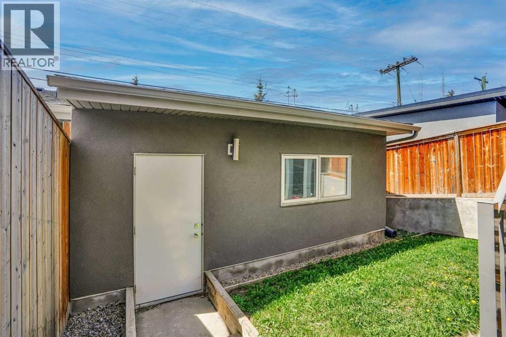 2505 21 Street SW — photo 41