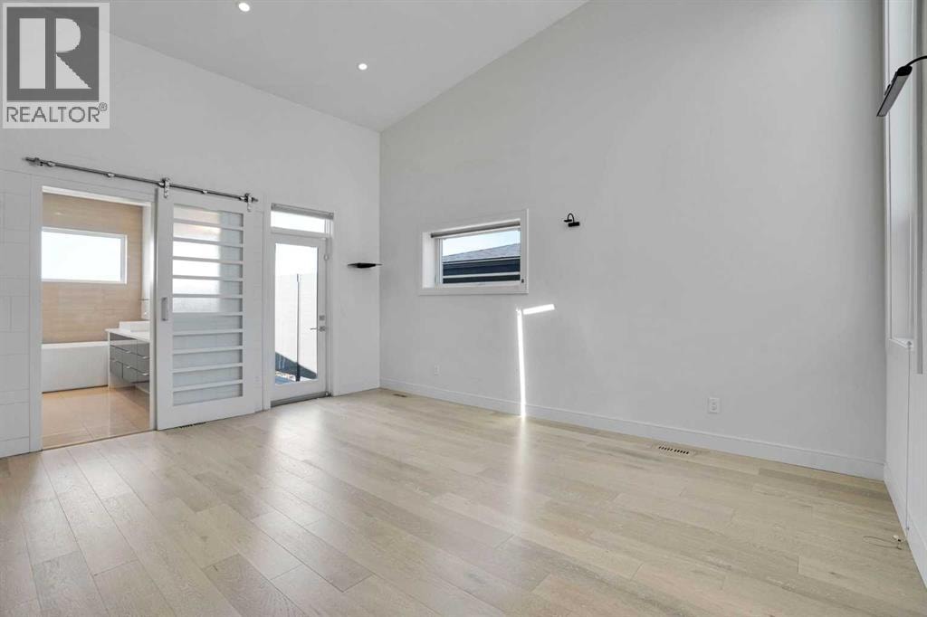 2505 21 Street SW — photo 21