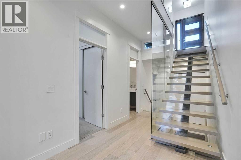 2505 21 Street SW — photo 32
