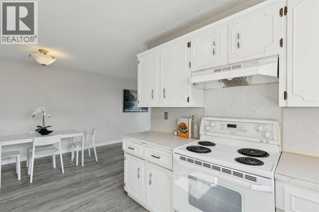 1121 Berkley Drive NW — photo 9
