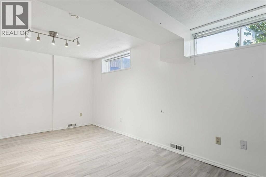 1121 Berkley Drive NW — photo 30