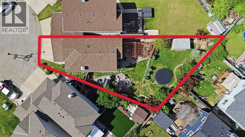 121 Canoe Square SW — photo 49
