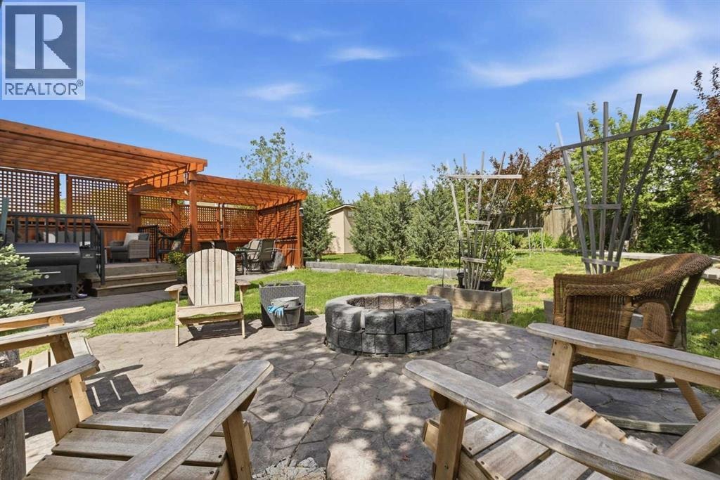 121 Canoe Square SW — photo 42