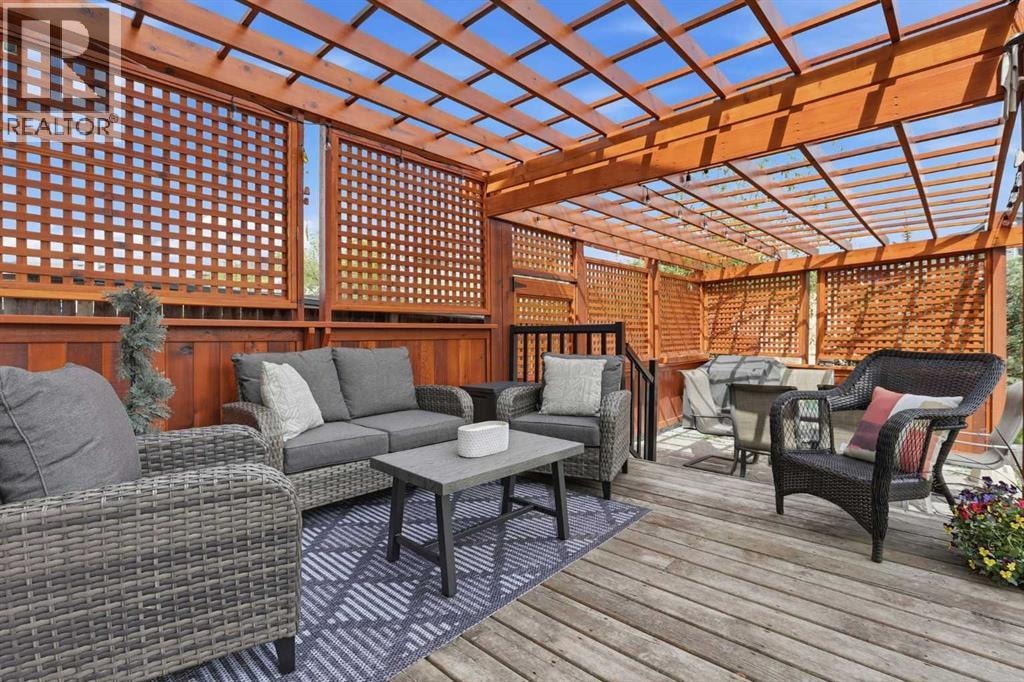 121 Canoe Square SW — photo 38