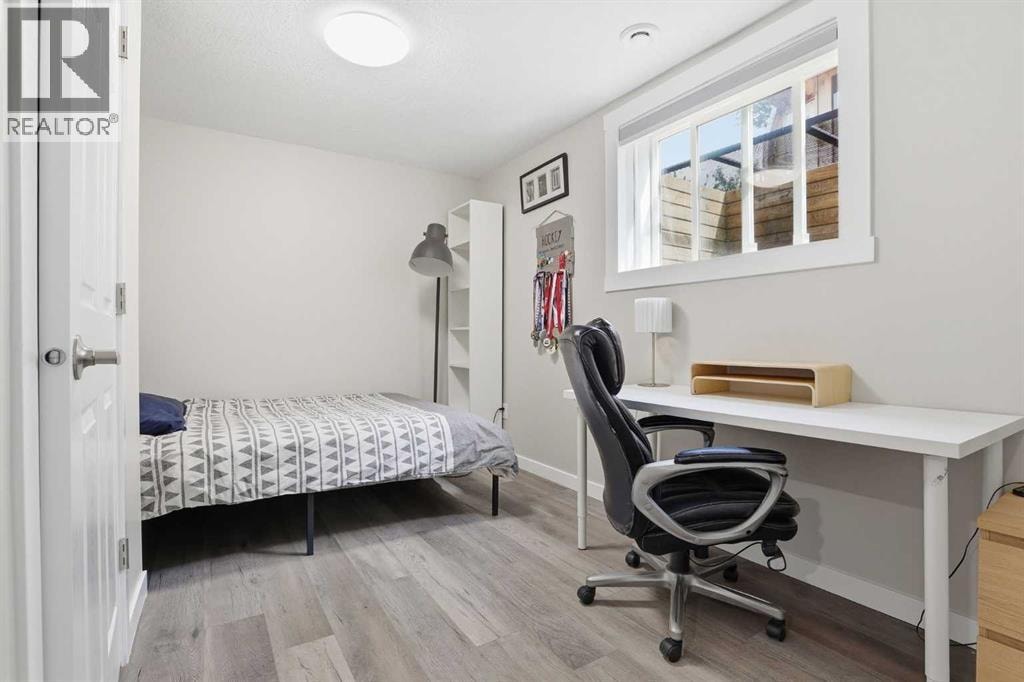 121 Canoe Square SW — photo 32