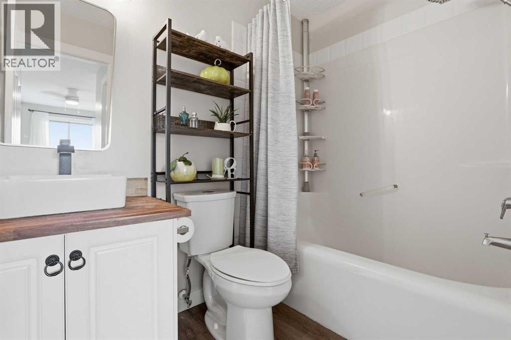 121 Canoe Square SW — photo 25