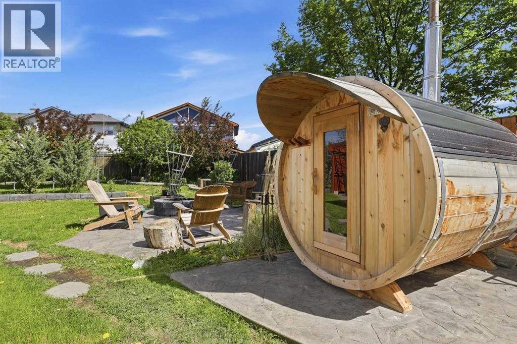 121 Canoe Square SW — photo 46