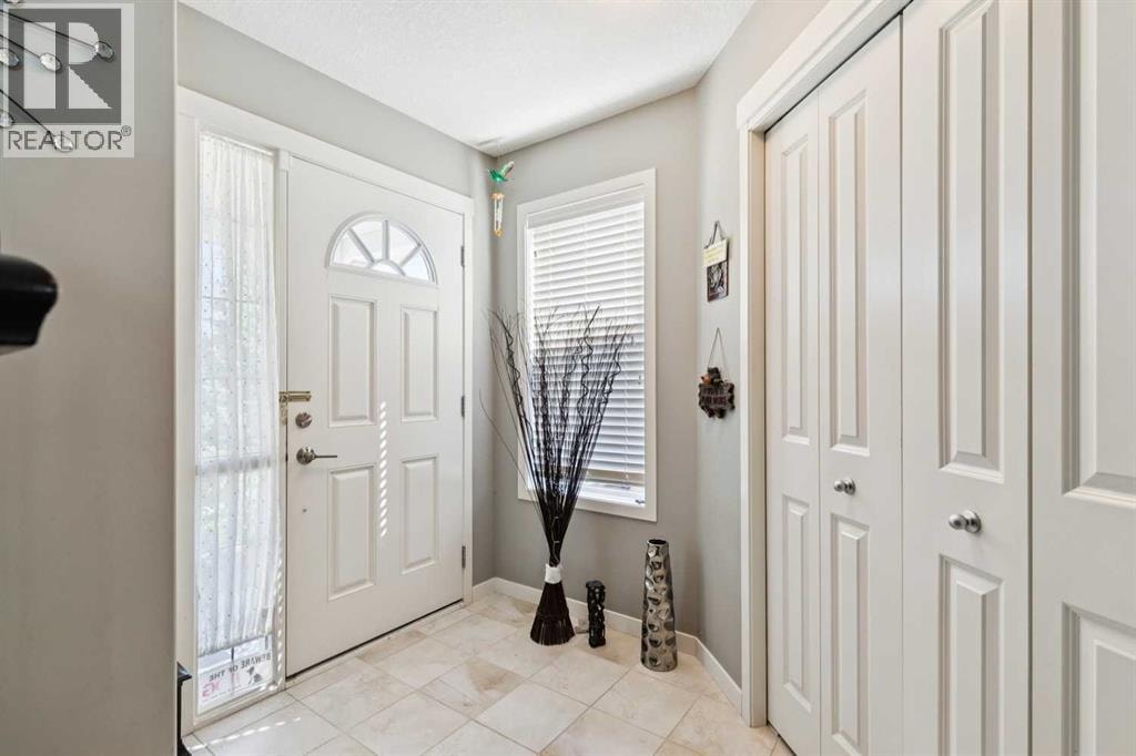 768 New Brighton Drive SE — photo 3