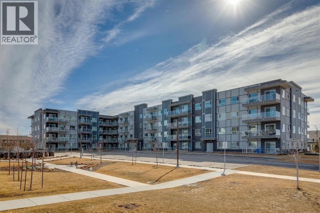 110, 40 Carrington Plaza NW — photo 37
