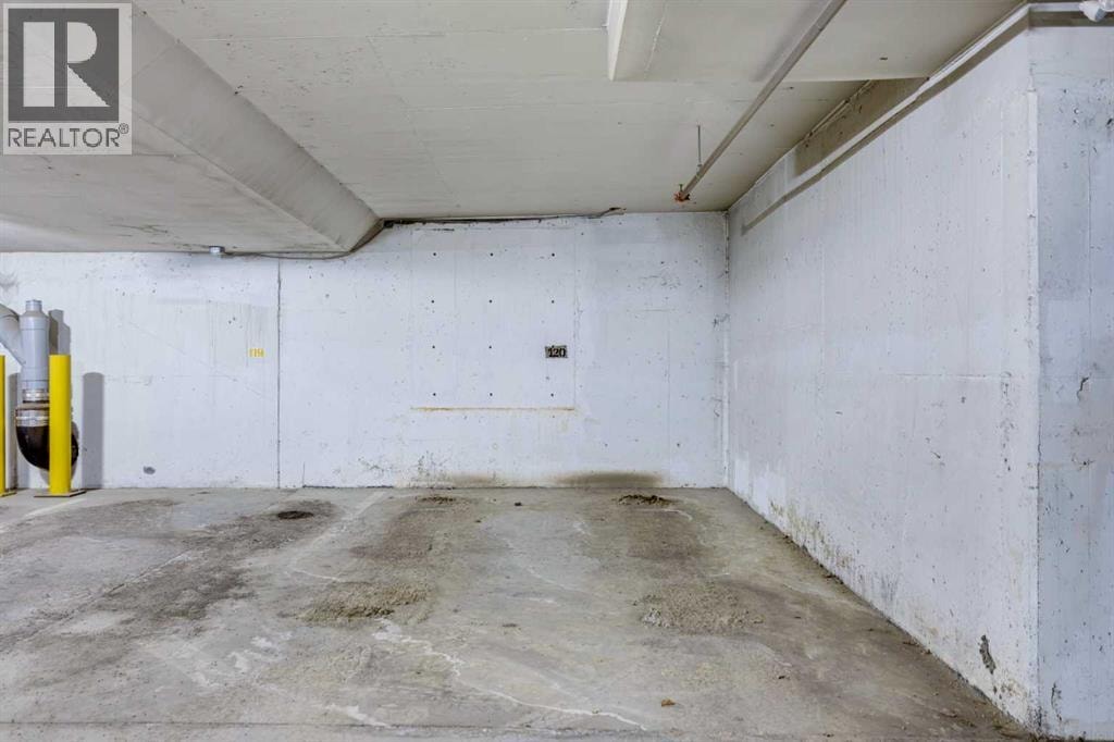 110, 40 Carrington Plaza NW — photo 31