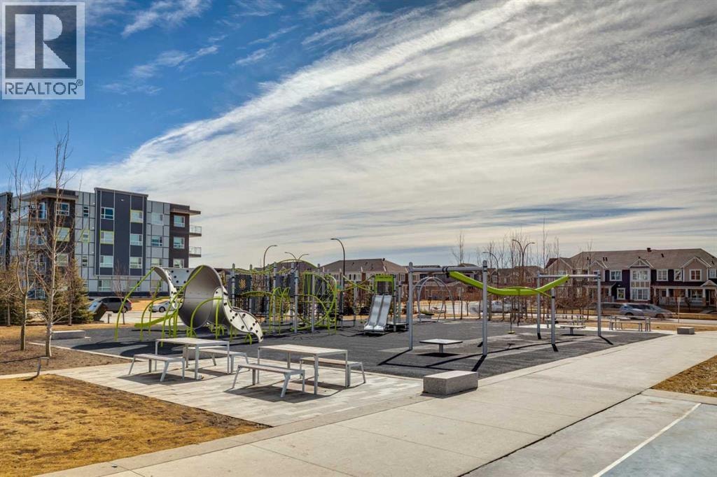 110, 40 Carrington Plaza NW — photo 36