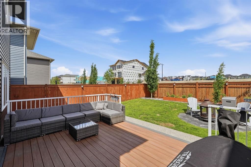 73 Mount Rae Heights — photo 36