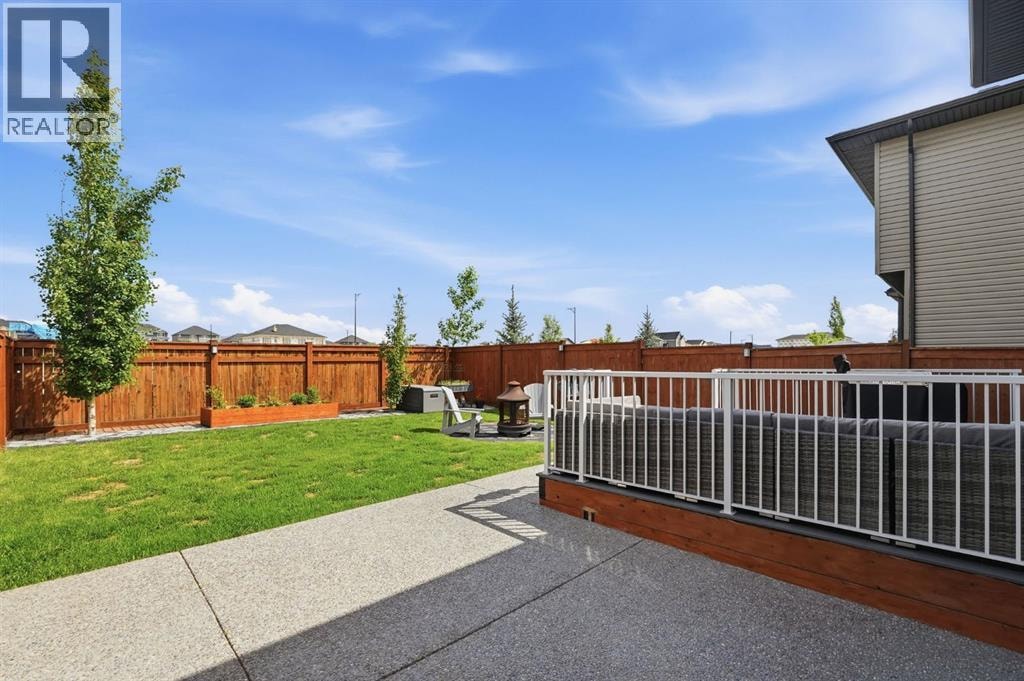 73 Mount Rae Heights — photo 38